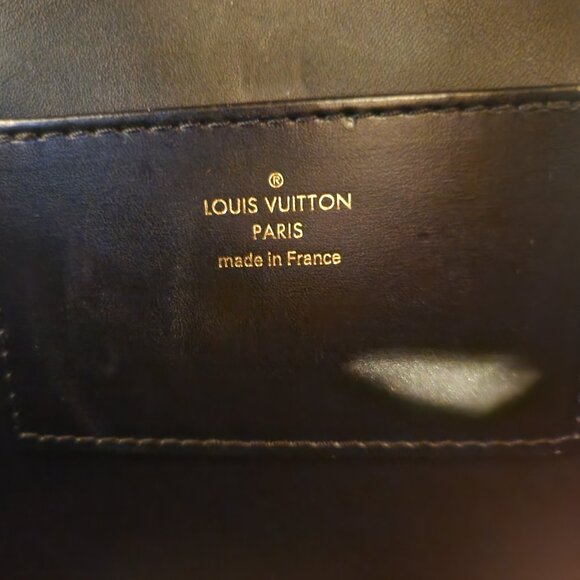 Louis Vuitton Rose Des Vents MM Grained Smooth Calfskin Black Leather Bag - Picture 2 of 6